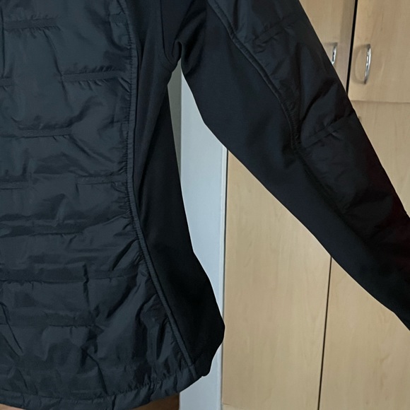 Balance Athletica Summit Jacket in Midnight - Picture 3 of 13